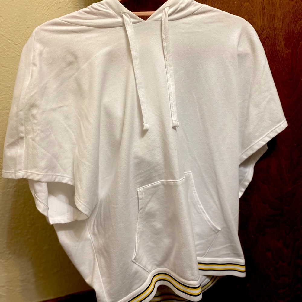 White pullover